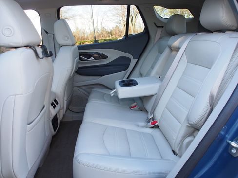 Used 2024 GMC Terrain Denali w/ Denali Premium Package image 18