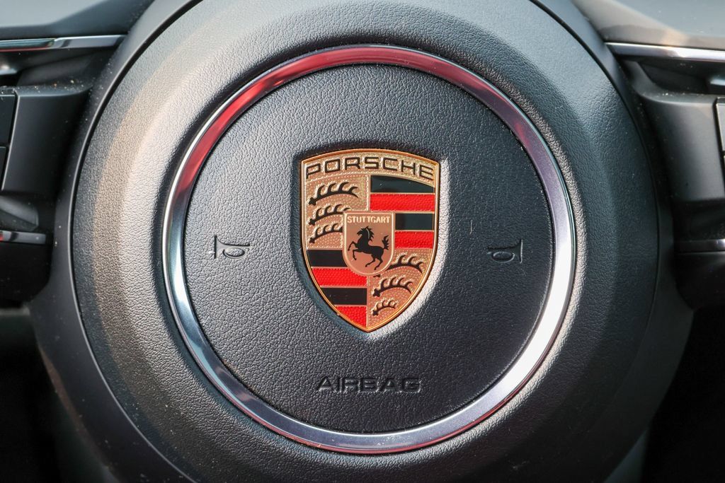 Certified 2026 Porsche Macan AWD/4WD image 41