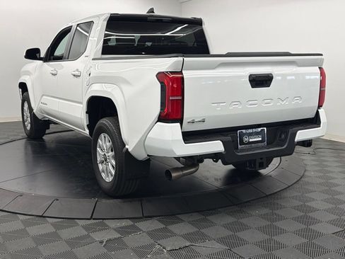 Certified 2026 Toyota Tacoma SR5 AWD/4WD image 12