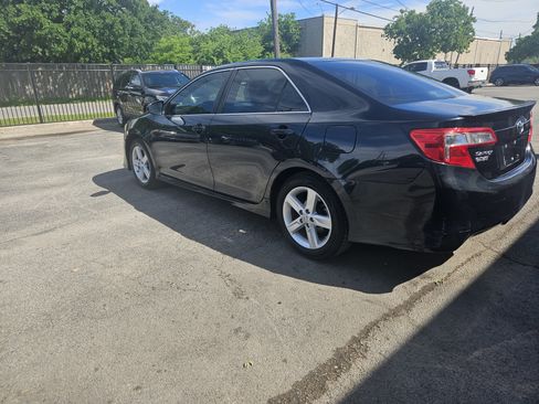 Used 2013 Toyota Camry SE FWD image 6