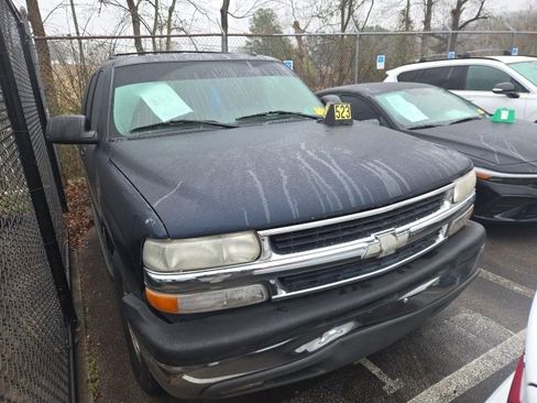 Used 2004 Chevrolet Suburban LS w/ Safe And Secure Package image 2