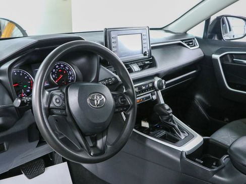 Used 2022 Toyota RAV4 XLE FWD image 22