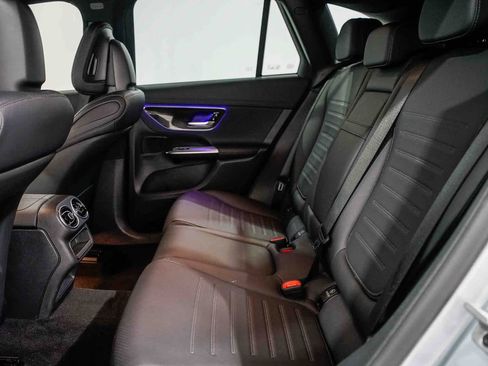 Used 2025 Mercedes-Benz GLC 350e 4MATIC image 17