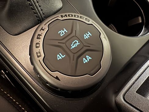 New 2025 Ford Bronco Badlands w/ Sasquatch Package image 24