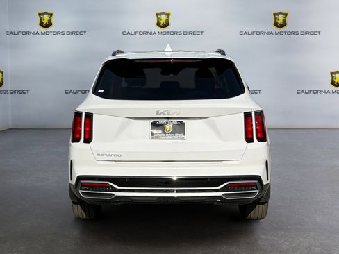 Used 2023 Kia Sorento S image 4