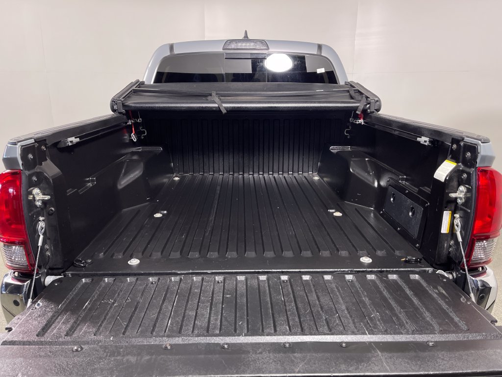Used 2019 Toyota Tacoma SR5 RWD image 10
