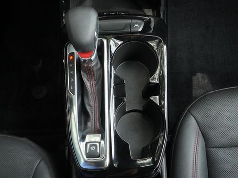 Used 2024 Chevrolet Trax RS w/ Sunroof Package FWD image 18