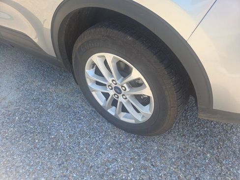 Used 2022 Ford Escape SE w/ Convenience Package FWD image 24