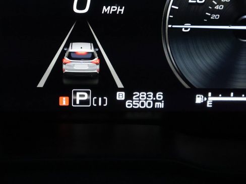 Used 2025 Subaru Forester Touring image 32