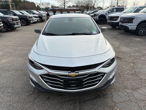 Used 2021 Chevrolet Malibu LS image 2