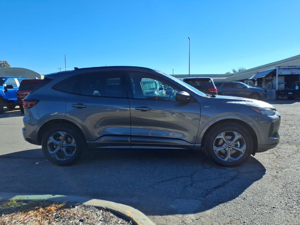 Used 2024 Ford Escape ST-Line w/ Tech Pack #1 AWD/4WD image 6