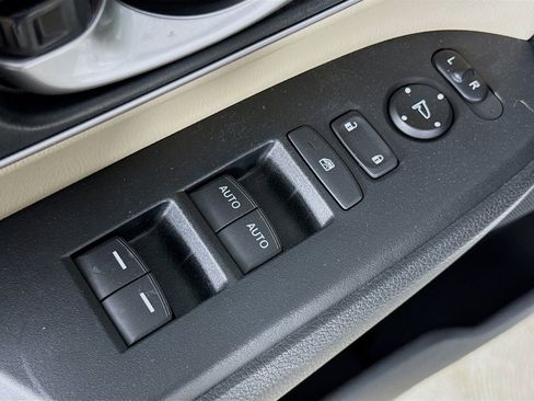 Used 2017 Honda CR-V EX-L image 17