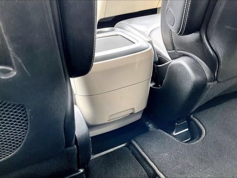 Used 2023 Chrysler Pacifica Touring-L FWD image 34