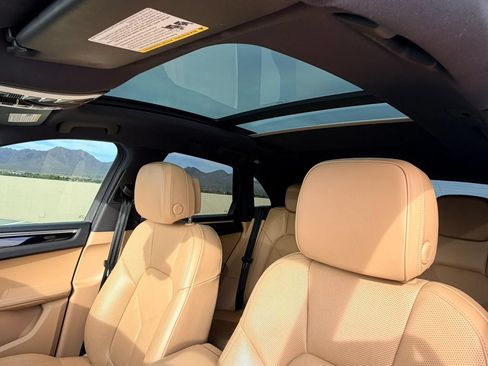 Used 2017 Porsche Macan AWD/4WD image 11