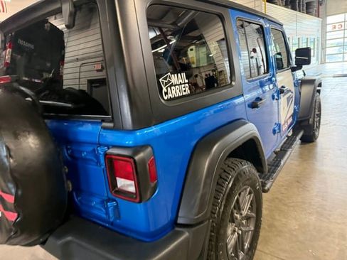 Used 2024 Jeep Wrangler Unlimited Sport AWD/4WD image 23