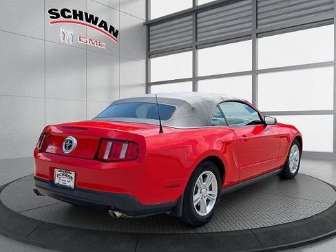 Used 2012 Ford Mustang Convertible RWD image 4
