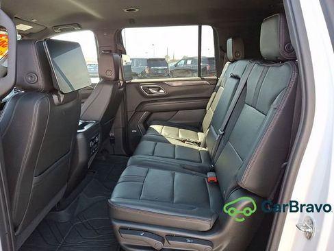 Used 2021 Chevrolet Suburban RST w/ Luxury Package AWD/4WD image 10