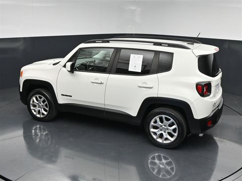 Used 2017 Jeep Renegade Latitude AWD/4WD image 27