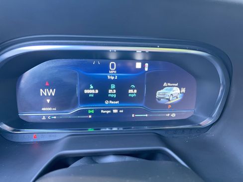 Used 2022 Chevrolet Tahoe High Country image 16