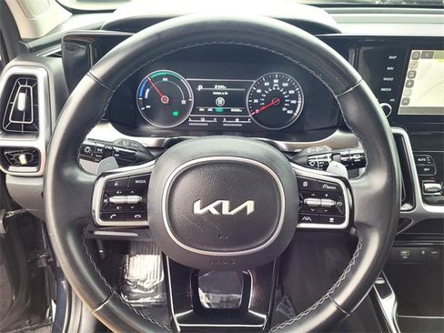 Used 2023 Kia Sorento EX image 25
