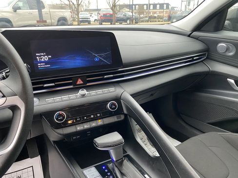 Used 2024 Hyundai Elantra SEL image 22