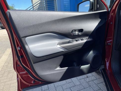 Used 2023 Nissan Kicks SR w/ SR Premium Package FWD image 12