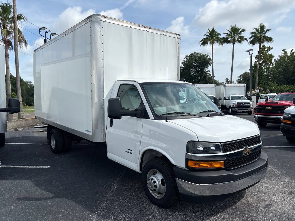New 2025 Chevrolet Express 4500 Extended w/ Power Convenience Package RWD image 5