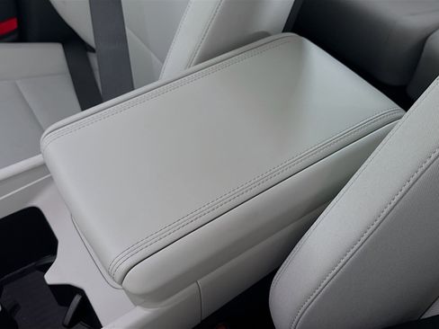 Used 2026 Hyundai Santa Fe SE image 18