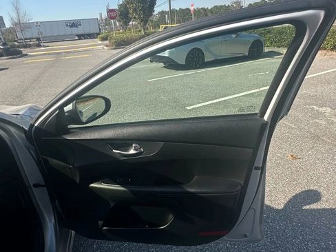 Used 2019 Kia Forte LXS image 16