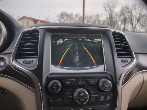 Used 2014 Jeep Grand Cherokee Limited w/ Trailer Tow Group IV image 11