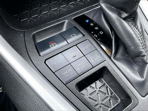 Certified 2024 Toyota RAV4 LE image 33