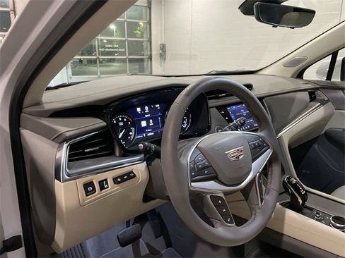 Used 2025 Cadillac XT5 Premium Luxury w/ Technology Package image 15