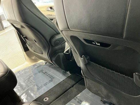 Used 2024 Chrysler Pacifica Touring-L image 11