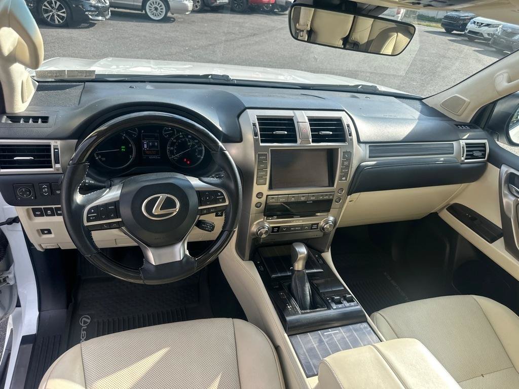 Used 2020 Lexus GX 460 Premium w/ Premium Package AWD/4WD image 24