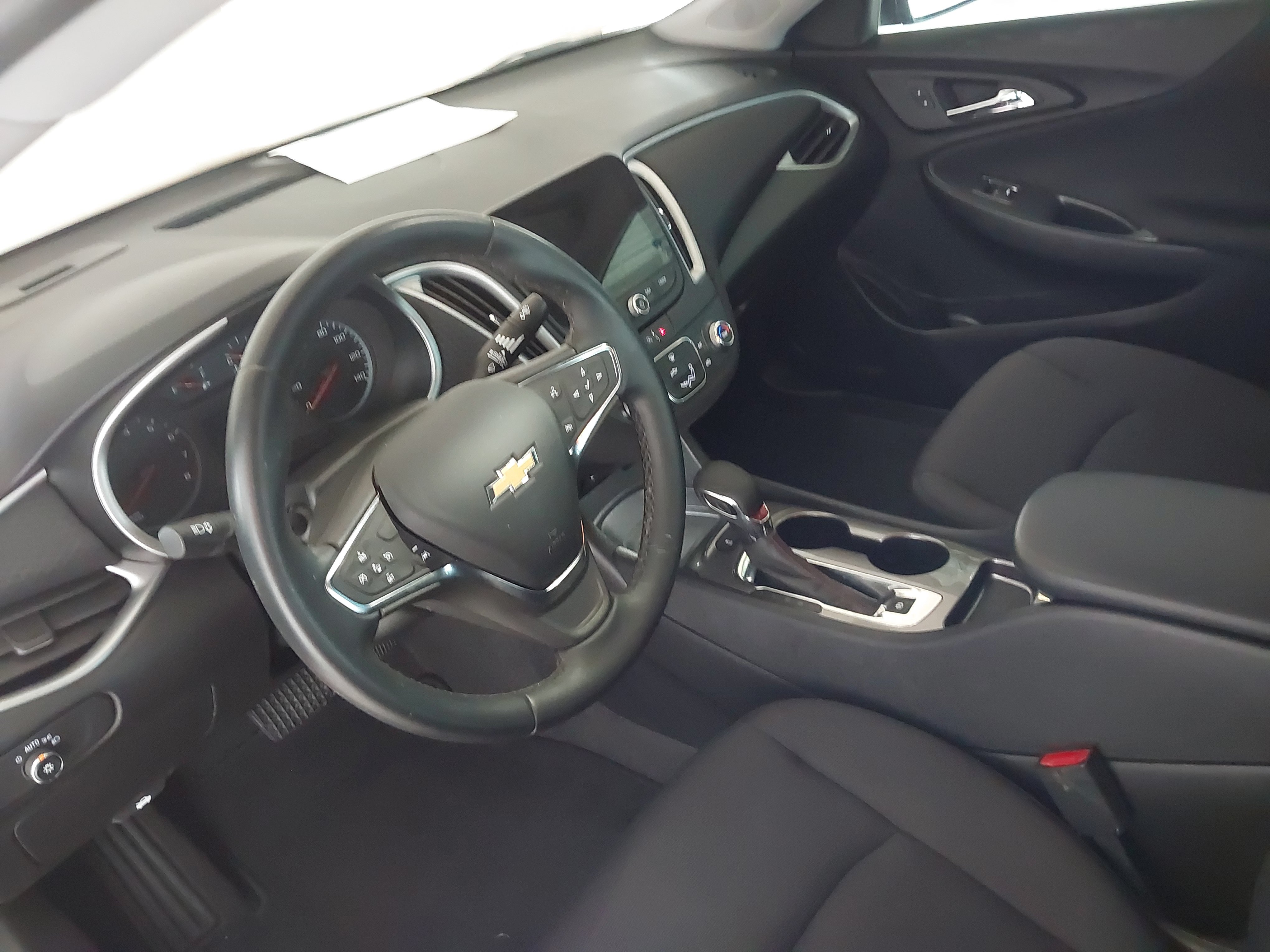Used 2024 Chevrolet Malibu RS FWD image 2