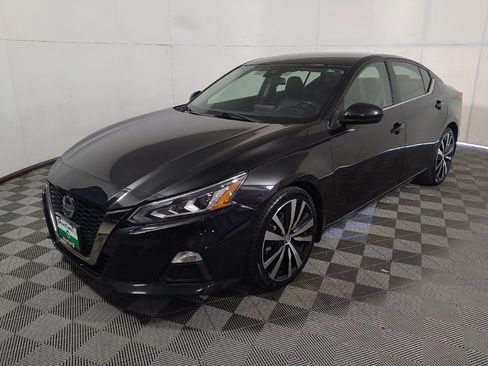 Used 2022 Nissan Altima 2.5 SR FWD image 2