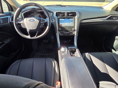 Used 2019 Ford Fusion SE image 19