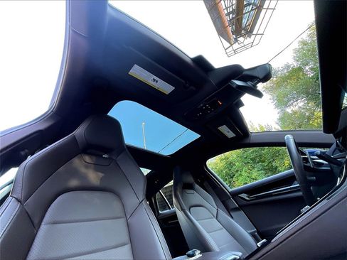 Certified 2024 Porsche Panamera image 27