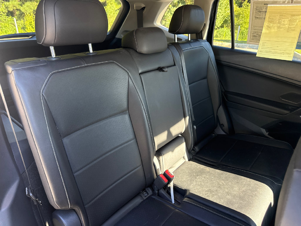 Used 2021 Volkswagen Tiguan SE FWD image 33