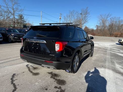 Used 2022 Ford Explorer XLT w/ Equipment Group 202A image 28