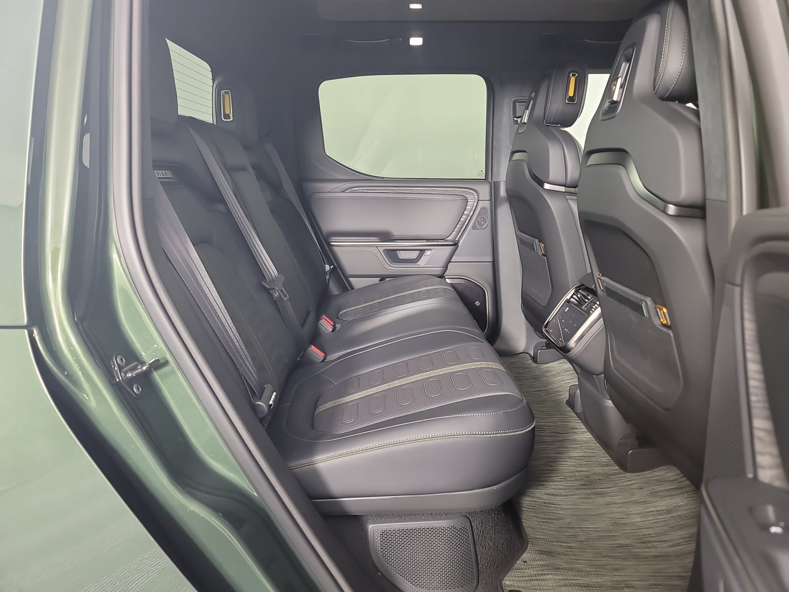 Used 2025 Rivian R1T Adventure Dual AWD/4WD image 22