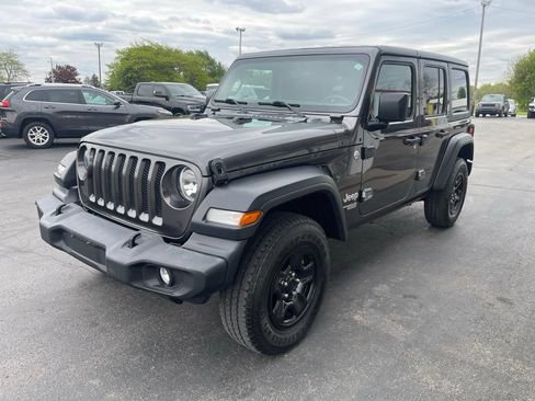 Used 2018 Jeep Wrangler Unlimited Sport AWD/4WD image 2