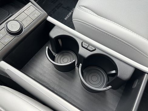 Used 2025 Hyundai Kona Limited image 60