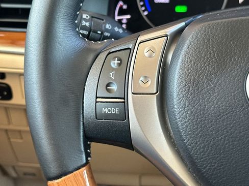Used 2014 Lexus ES 300h w/ Luxury Package w/Bamboo Trim FWD image 26