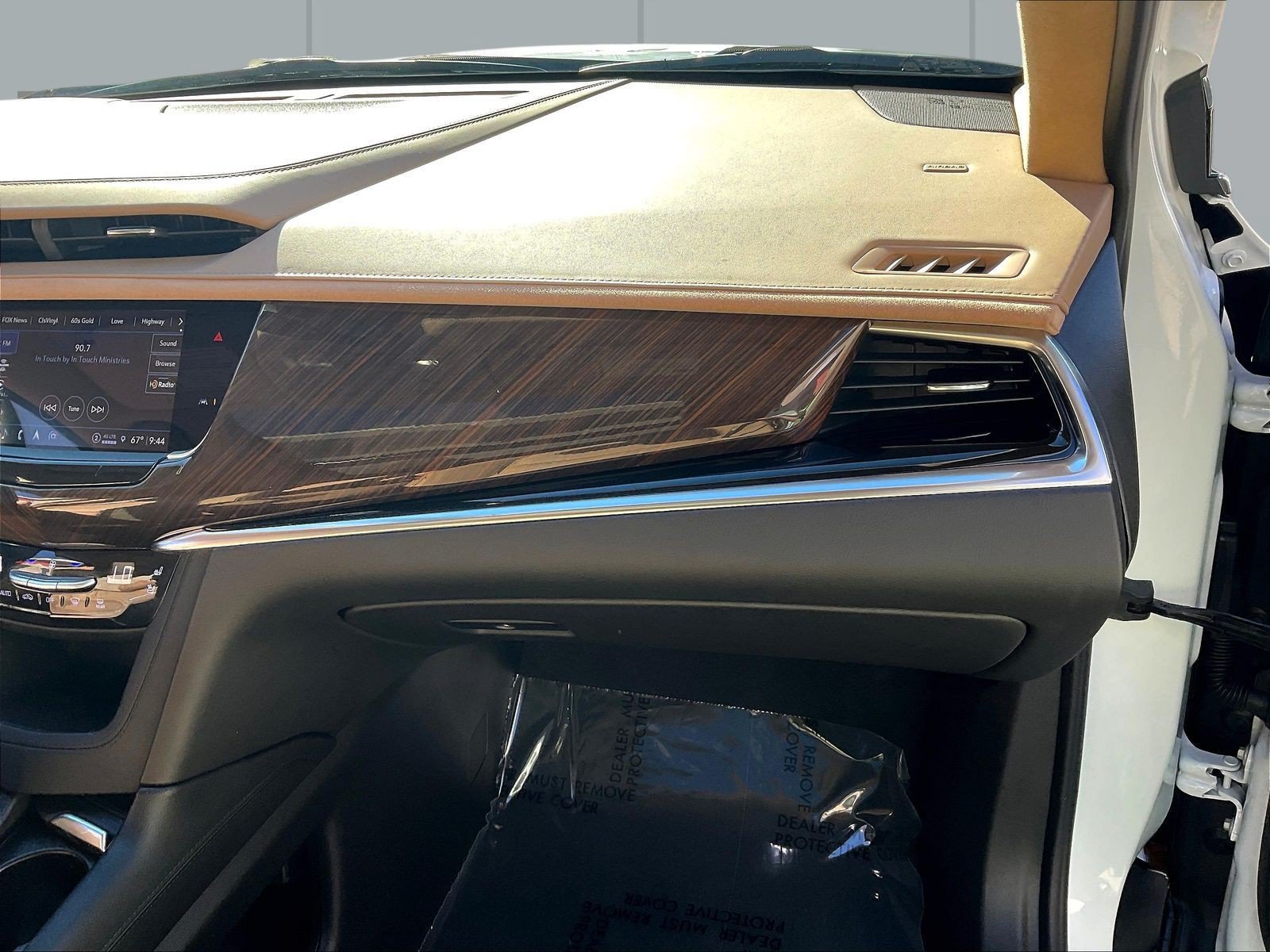 Used 2025 Cadillac XT6 Premium Luxury w/ Platinum Package FWD image 29