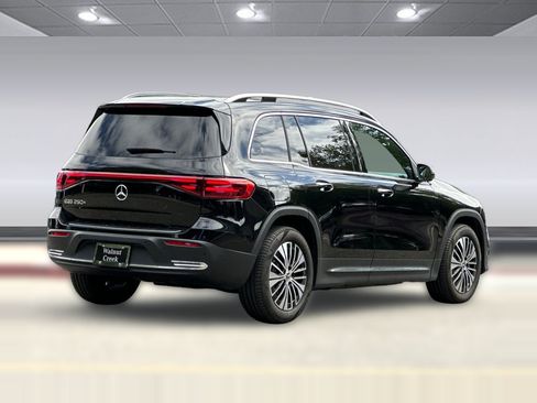 Used 2025 Mercedes-Benz EQB 250+ image 9