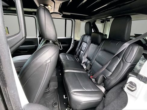 Used 2023 Jeep Wrangler Unlimited Sahara AWD/4WD image 22