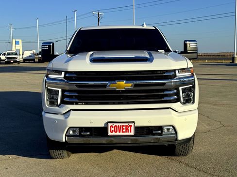 Used 2022 Chevrolet Silverado 2500 High Country w/ Z71 Off-Road Package image 3