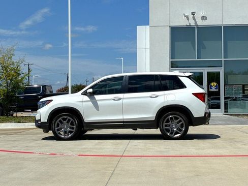 Used 2023 Honda Passport EX-L image 3