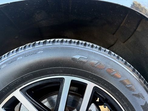 Used 2021 GMC Yukon AT4 w/ Rear Media and Nav Package image 13